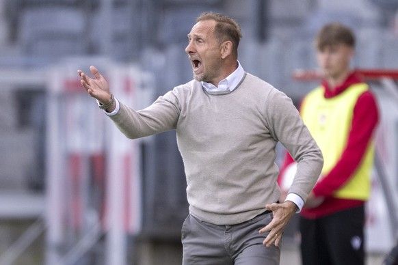 Trainer Mauro Lustrinelli (FCT) In football championship game of the Swiss Challenge League between FC Thun, FCT, and Wil, FCW, from Monday, April 21, 2025 in Stockhorn Arena in Thun. (Keystone/Peter S ...