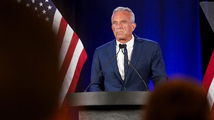 Robert F. Kennedy Jr. addresses a crowd.