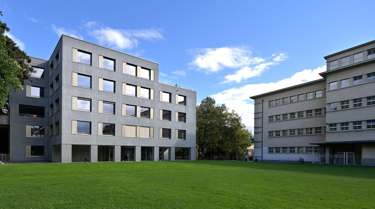 New building at Bethusy college in Lausanne with modern architecture and open -air class, inaugurated on October 6, 2021 after a year and a half of work. New building at Bethusy college in Lausanne with modern architecture and open -air class, inaugurated on October 6, 2021 after a year and a half of work.