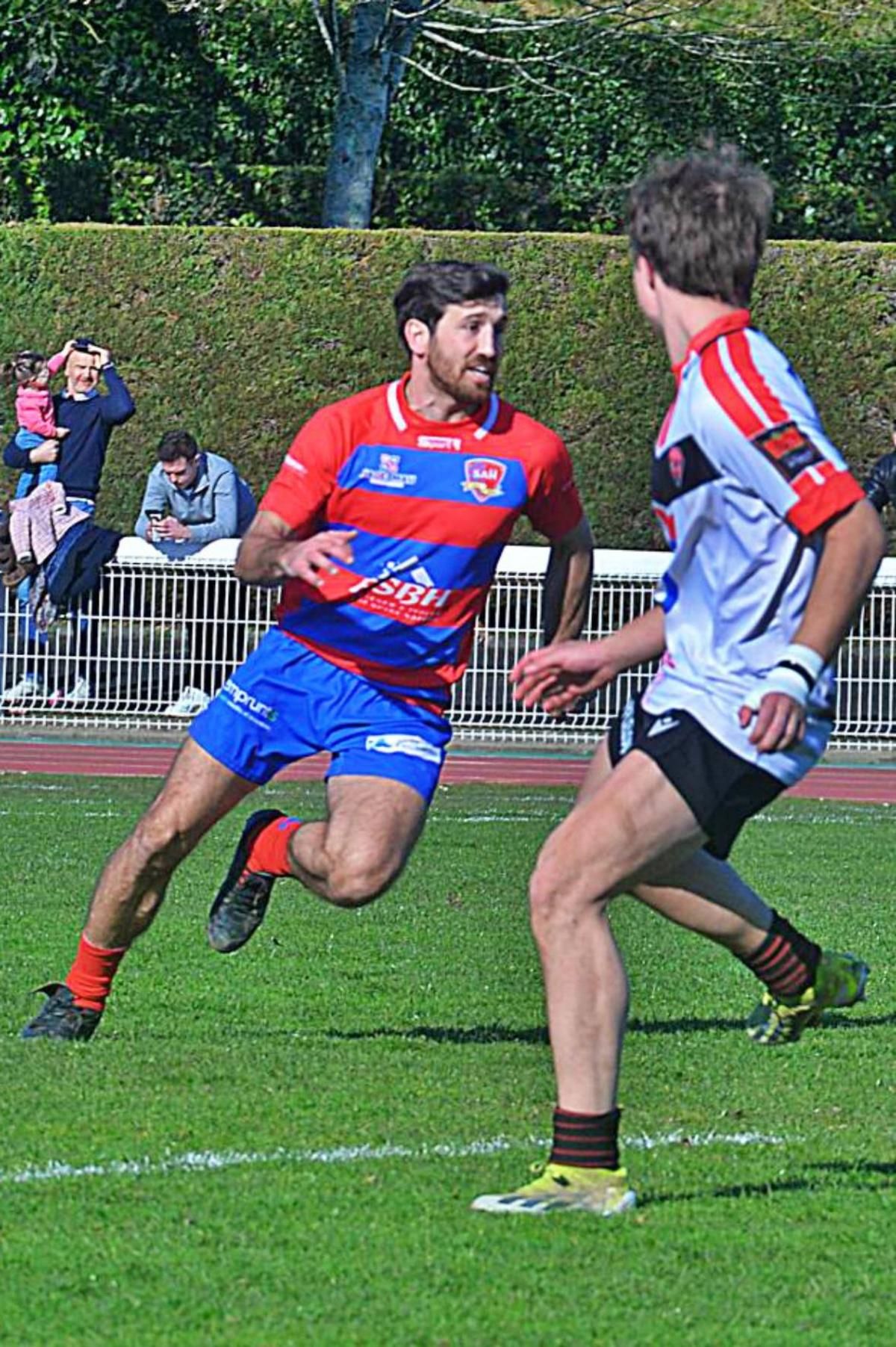 Julien Cabannes, who had joined Hagetmau in 2023, totaled 15 professional seasons and 225 games with the Montois stadium.