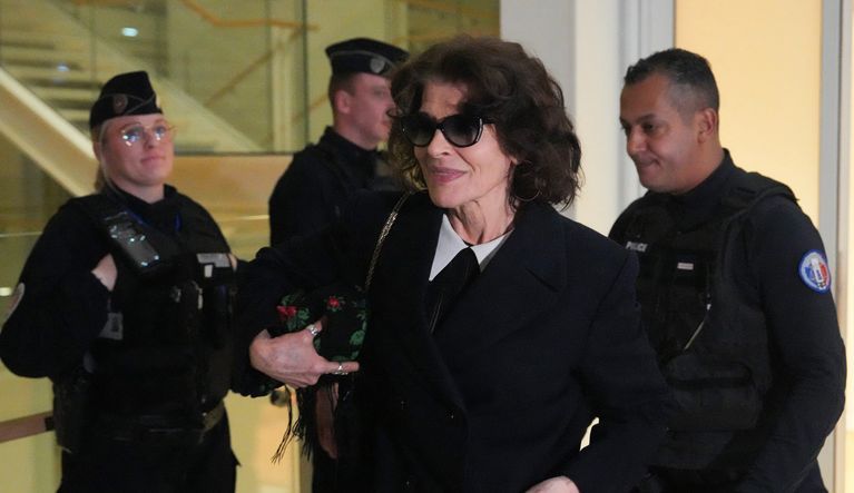 Fanny Ardant when he arrived at the Gérard Depardieu trial on March 26.