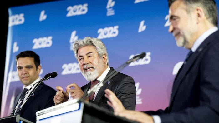 The candidates for the PLQ chiefdom debated in Laval on May 3, 2025.