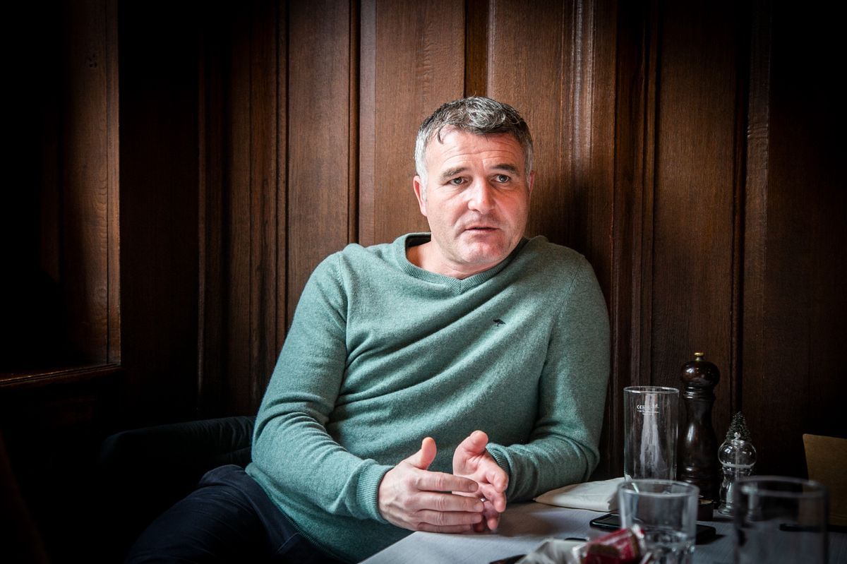 Alexander Frei chatting at a table in a restaurant in Basel, December 2024. Alexander Frei chatting at a table in a restaurant in Basel, December 2024.