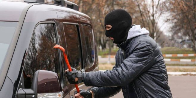 Motorists must always look at the ground before getting into their car alert the gendarmes