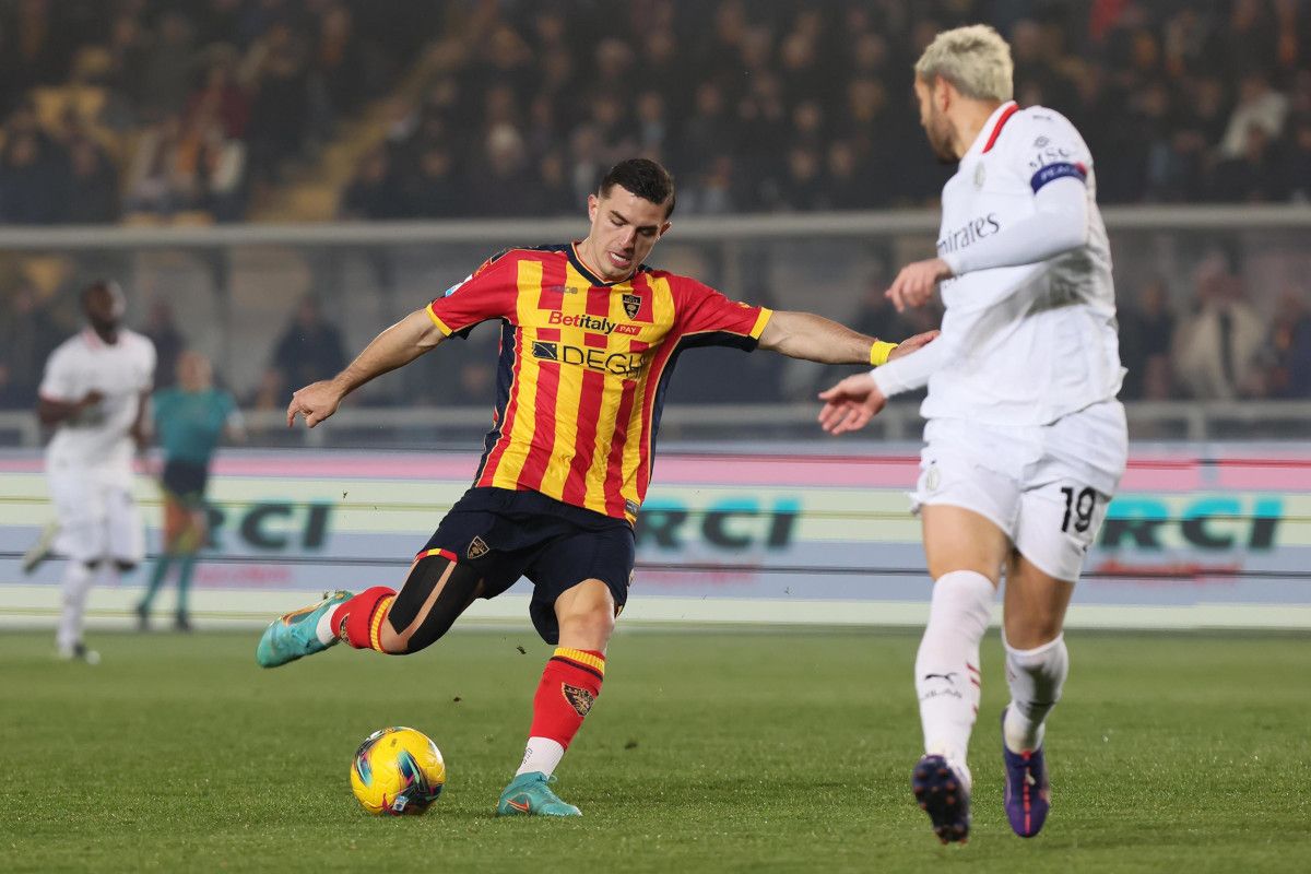 EPA11949615 US Lecce's Nikola Krstovic Scores During the Italian Serie A Match Us Lecce - AC Milan at the Via del Mare Stadium in Lecce, Italy, 8 March 2025. Epa -Efe/dark abundance Lezzi