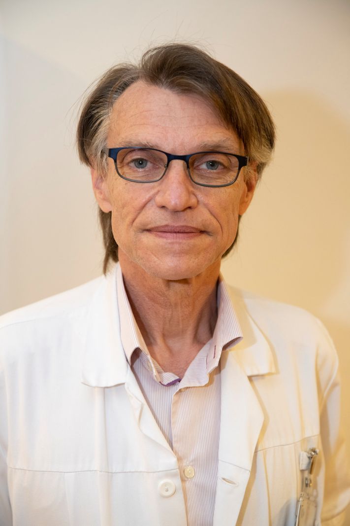 Professor Olivier Lamy of the CHUV in Lausanne, November 25, 2020, during a report on the nursing staff during the second wave of COVID-19. Professor Olivier Lamy of the CHUV in Lausanne, November 25, 2020, during a report on the nursing staff during the second wave of COVID-19.