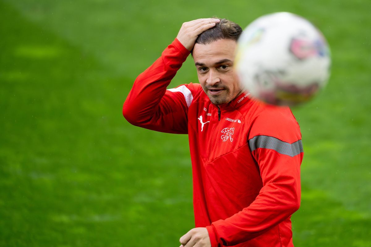 Xherdan Shaqiri in training with the Swiss national football team, bearing a red outfit, preparing the qualification for Euro 2024 in St. Gallen. Xherdan Shaqiri in training with the Swiss national football team, bearing a red outfit, preparing the qualification for Euro 2024 in St. Gallen.