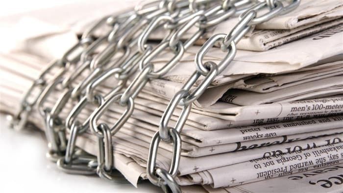 Journalist: a profession under influence