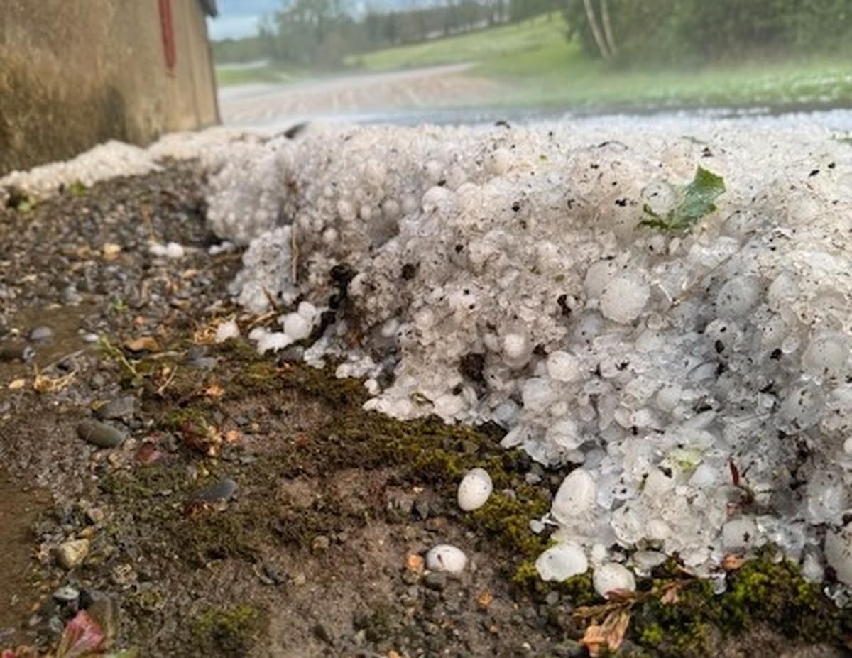 The roads were covered with a heap of hail still visible on Sunday in certain shaded places.