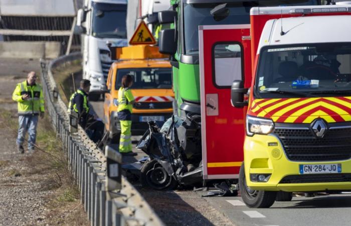 A driver over 96 years old rolls in the wrong way and died in an accident with a heavy goods vehicle, three vehicles affected – Swiss