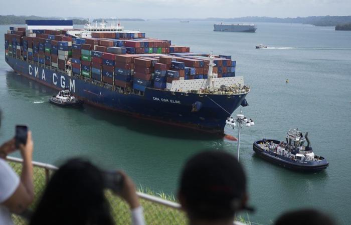 Panama authorizes an American deployment near the channel