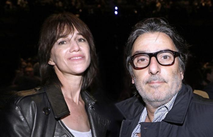 Charlotte Gainsbourg “in a thousand pieces”, she tells the role of Yvan Attal after the death of her father