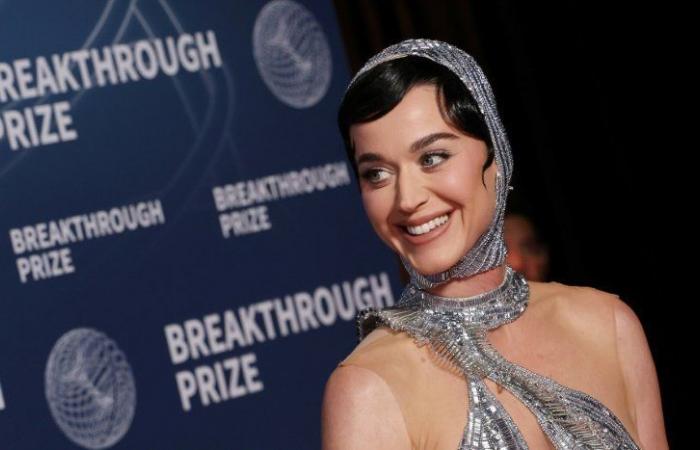 Katy Perry flies away for a 100% feminine historic space flight