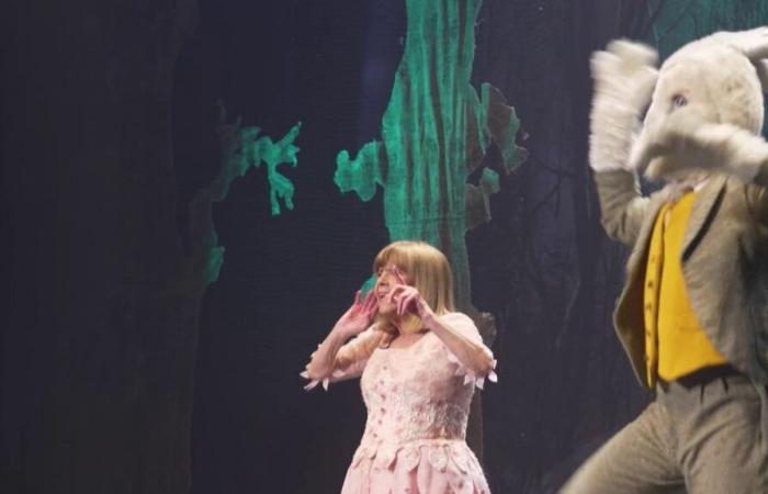 The artist of several generations of return on stage