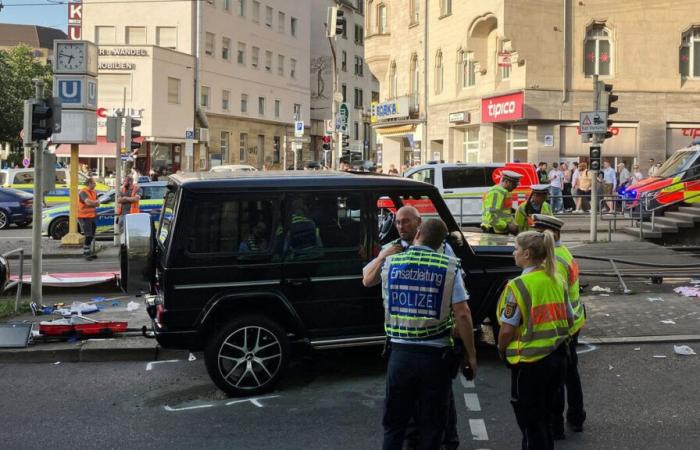 Germany: a car rushes into the crowd in Stuttgart and makes one dead