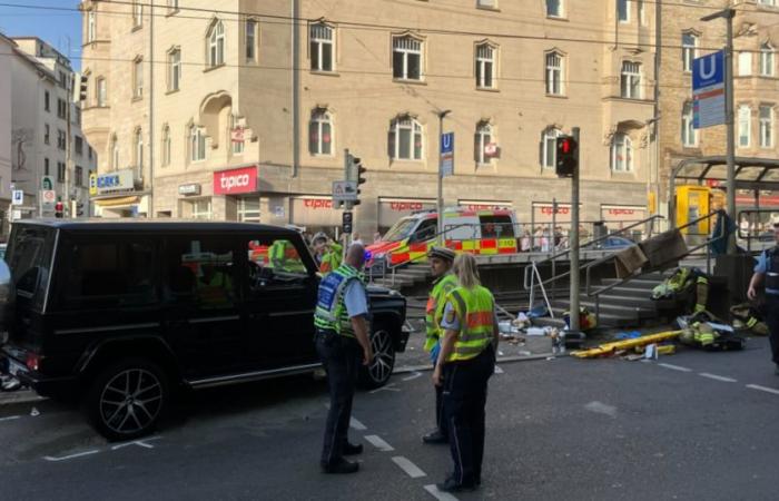 Mercedes G -Class drives in a group of people in Stuttgart – several injuries