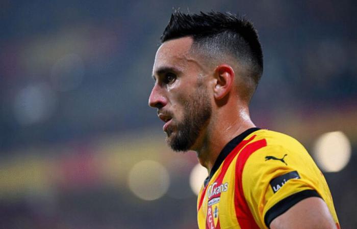 The RC Lens completely blocked by Adrien Thomasson
