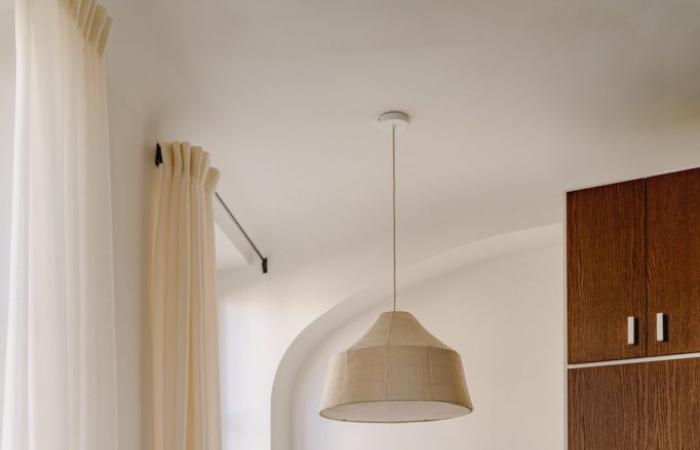 A small intimate and peaceful apartment near the National Assembly in Paris