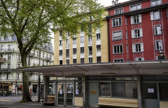 The bus station, new meeting place in Place du Tunnel