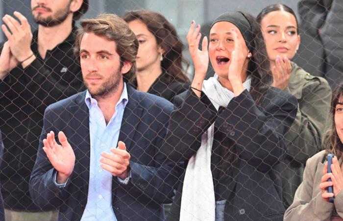 Victoria de Marichalar displays her love in the open with Borja Moreno at the Madrid tennis tournament
