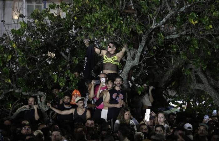 Dresses, hidden dancers, pyrotechnics… Lady Gaga sets fire to Rio with a free mega-concert