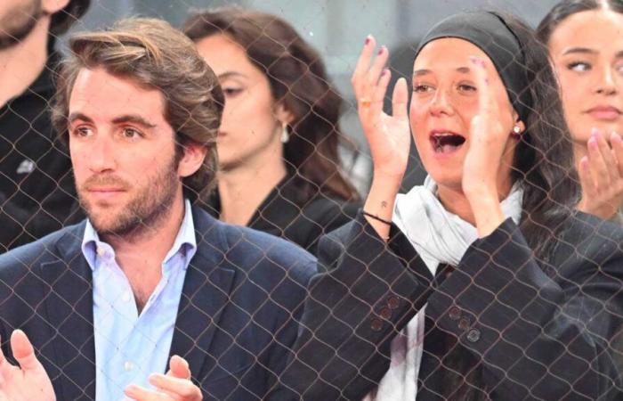 Victoria de Marichalar displays her love in the open with Borja Moreno at the Madrid tennis tournament
