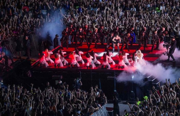 Free concert on the beach | Lady Gaga sets fire to Rio