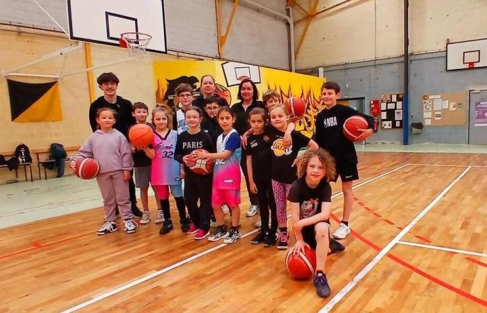 A large mini-basketball tournament is held in Relecq-Kerhuon. Sport
