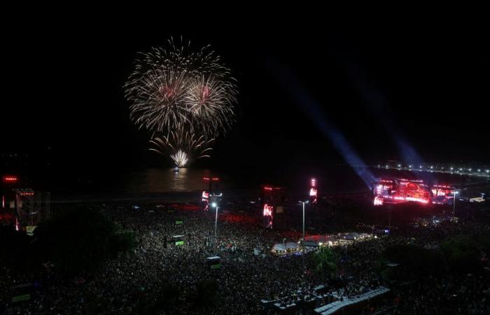 Free concert on the beach | Lady Gaga sets fire to Rio