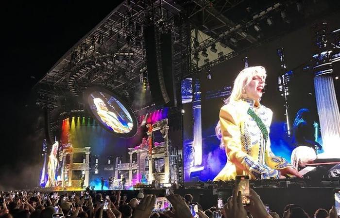 Dresses, hidden dancers, pyrotechnics… Lady Gaga sets fire to Rio with a free mega-concert