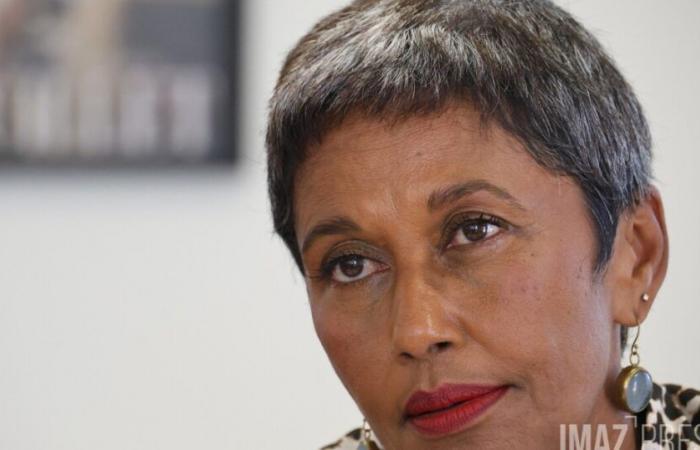 The mayor of Saint-Denis reacts following the dramatic fire that occurred in the city center