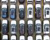 In Switzerland: strong decline in new registrations in April